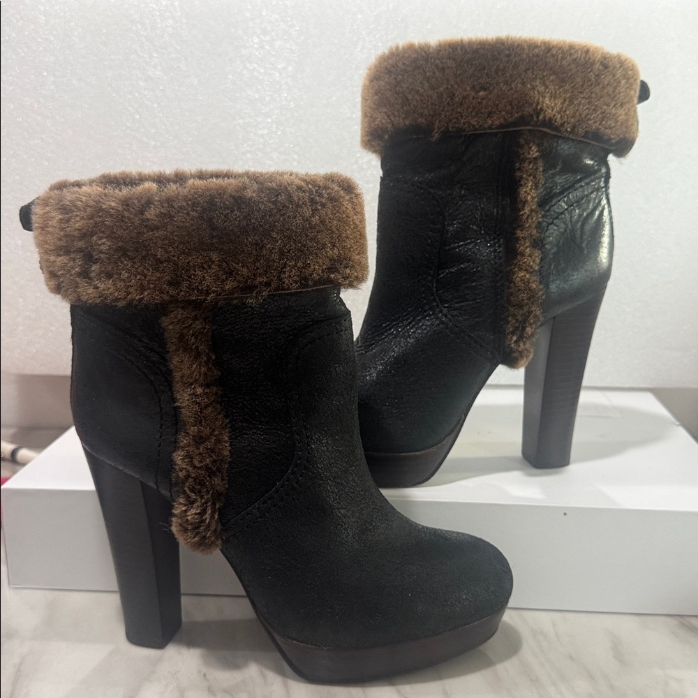 Beautiful Tory Burch Black and Brown Fur-Trimmed Heeled Boots size 7 - Picture 3 of 11